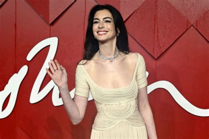 Anne Hathaway's Wardrobe Malfunction: A Candid Moment