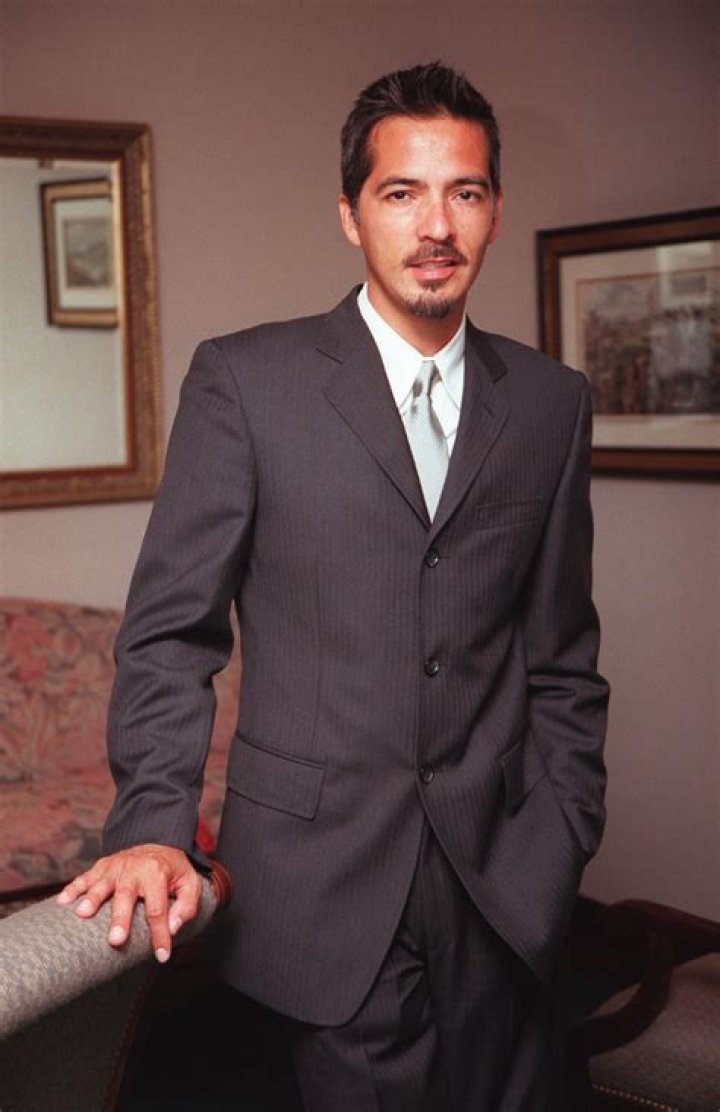 Comprehensive Guide To Rene Elizondo: Innovative Fashion Designer