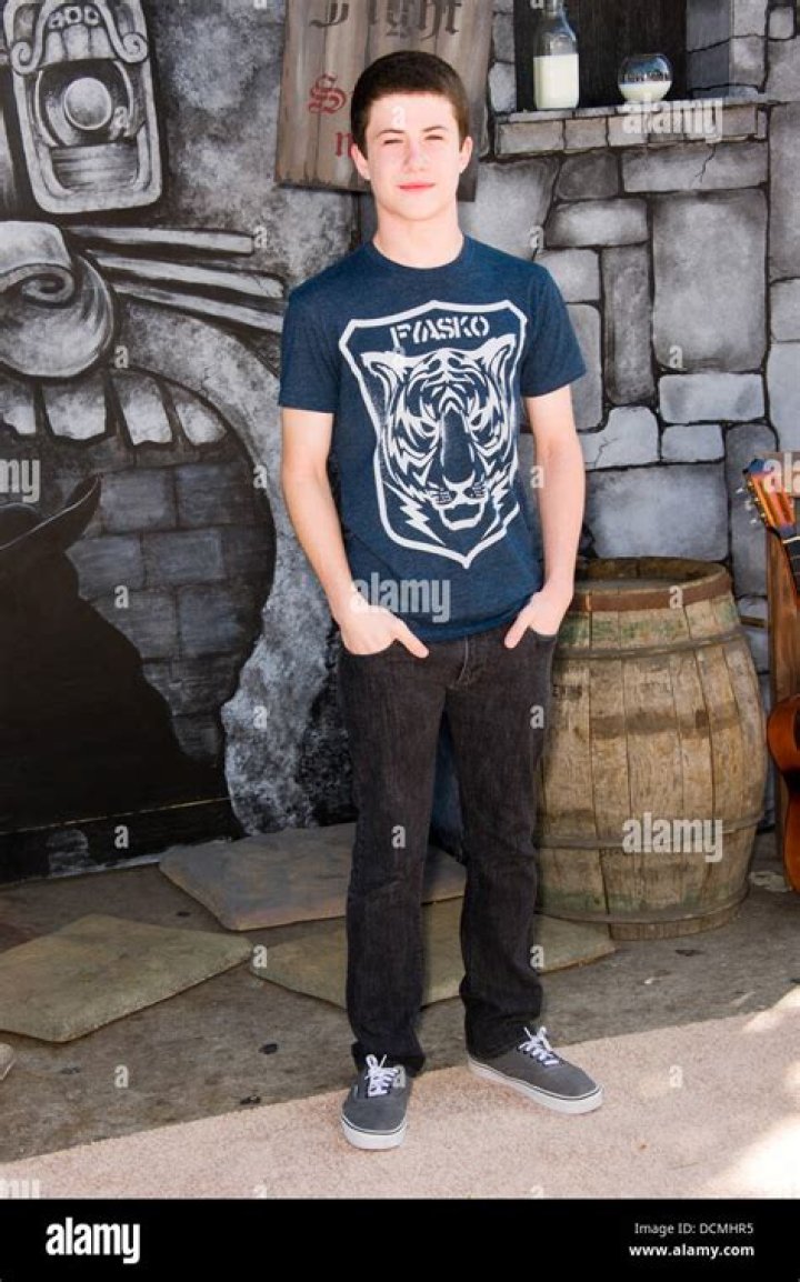 Dylan Minnette's Gripping Portrayal Of Prisoners: A Captivating Performance