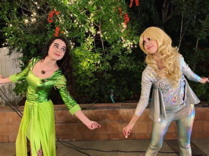 Everything You Need To Know About Hilary Duff's Sister From Lizzie McGuire