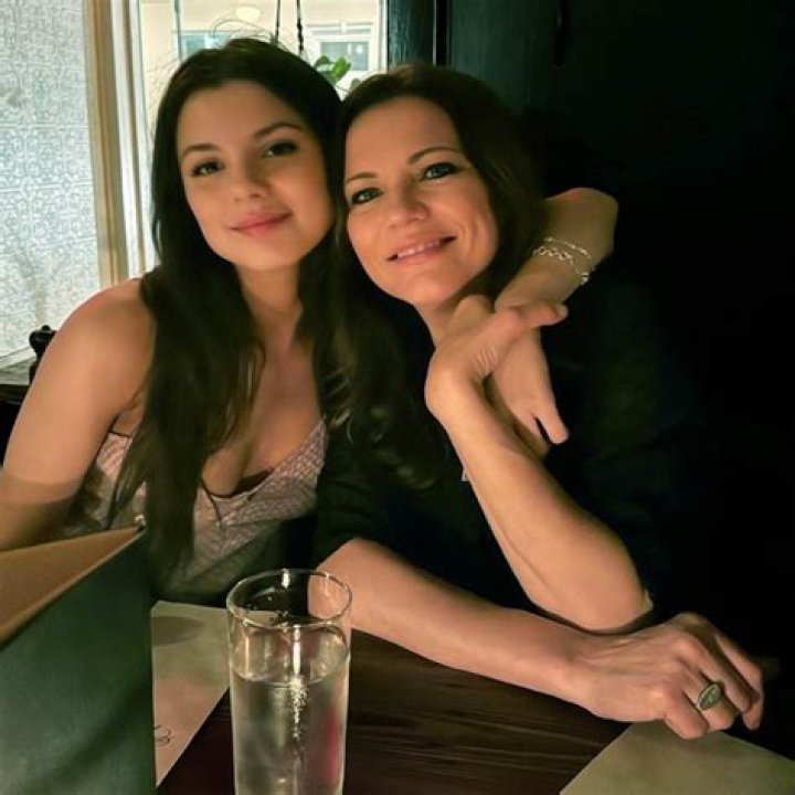 How Old Is Martina McBride: Uncovering Her Age