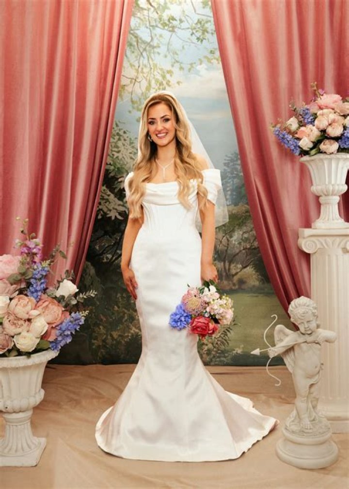 Is Leigh Taylor-Young Still Married? Everything About Her Spouse