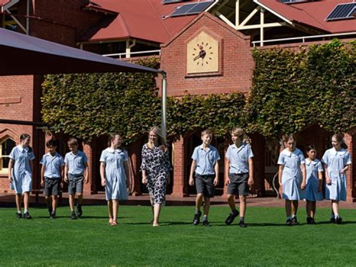 Learn About Bebe Neuwirth's Children: Details Unveiled