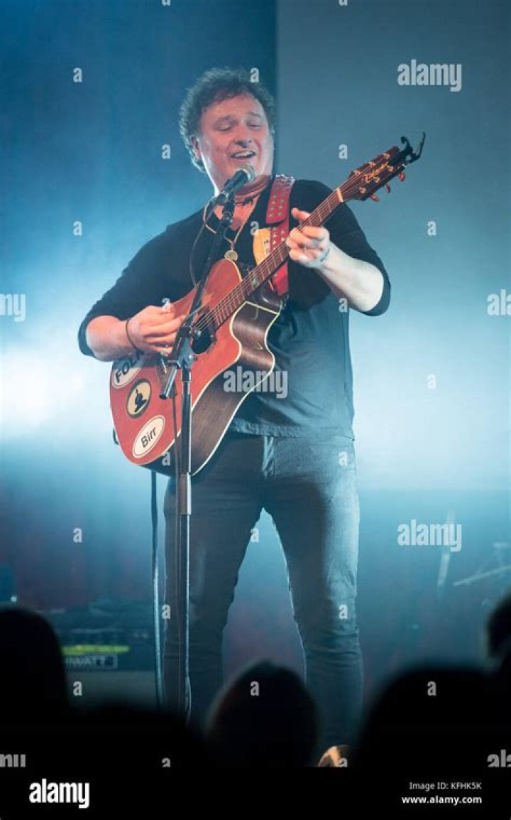 The Emblematic Irish Singer And Songwriter