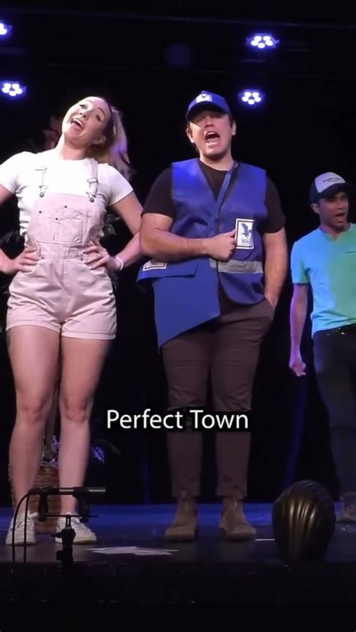 The Perfect Town: The Ultimate Guide To Finding Your Dream Community