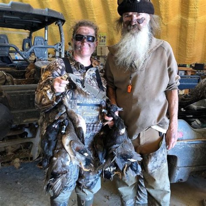 The Ultimate Guide To James And Phil Robertson: Hunting Legends