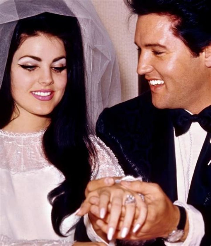 Unveiling Elvis Presley's Wedding Moments: Memorable Photos For The King